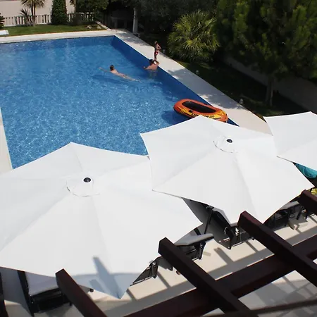 Geraeumige Mit Privatem Sonnenbalkon Splitska