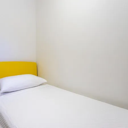 Geraeumige Mit Privatem Sonnenbalkon *