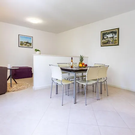 Lejlighed Geraeumige Mit Privatem Sonnenbalkon