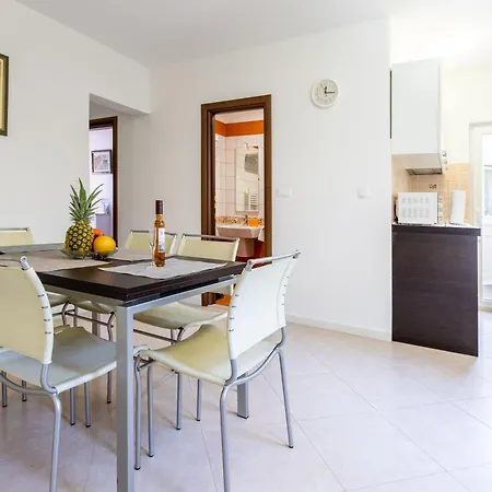 Lejlighed Geraeumige Mit Privatem Sonnenbalkon Splitska